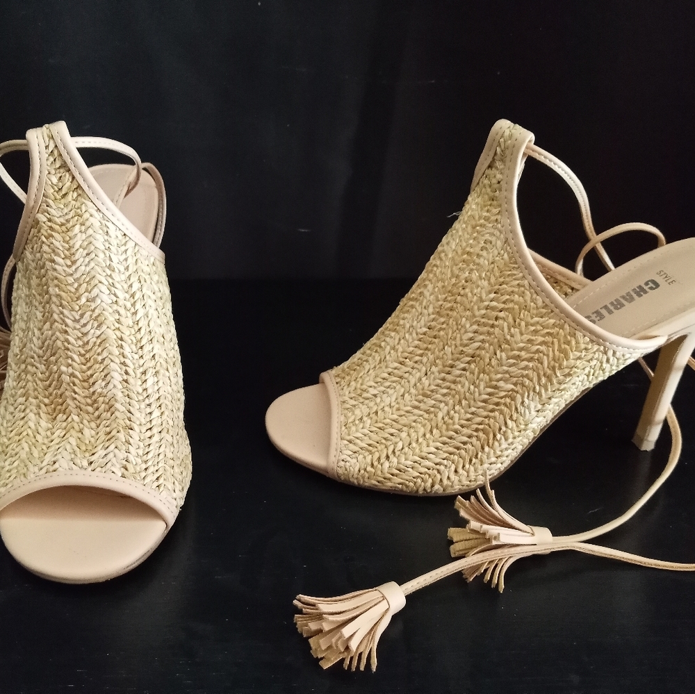Ankle bootie heel